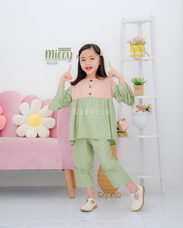 Daily set anak